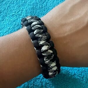 Unisex Black & White Material Click Bracelet